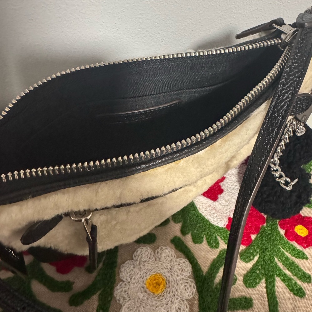 Coach Rhyder Pochette crossbody bag in Shearling w Studs - Picture 12 of 13